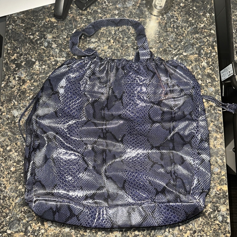 Silk Elements Very Big Shoulder Bag Purse Tote Pulling At Strap